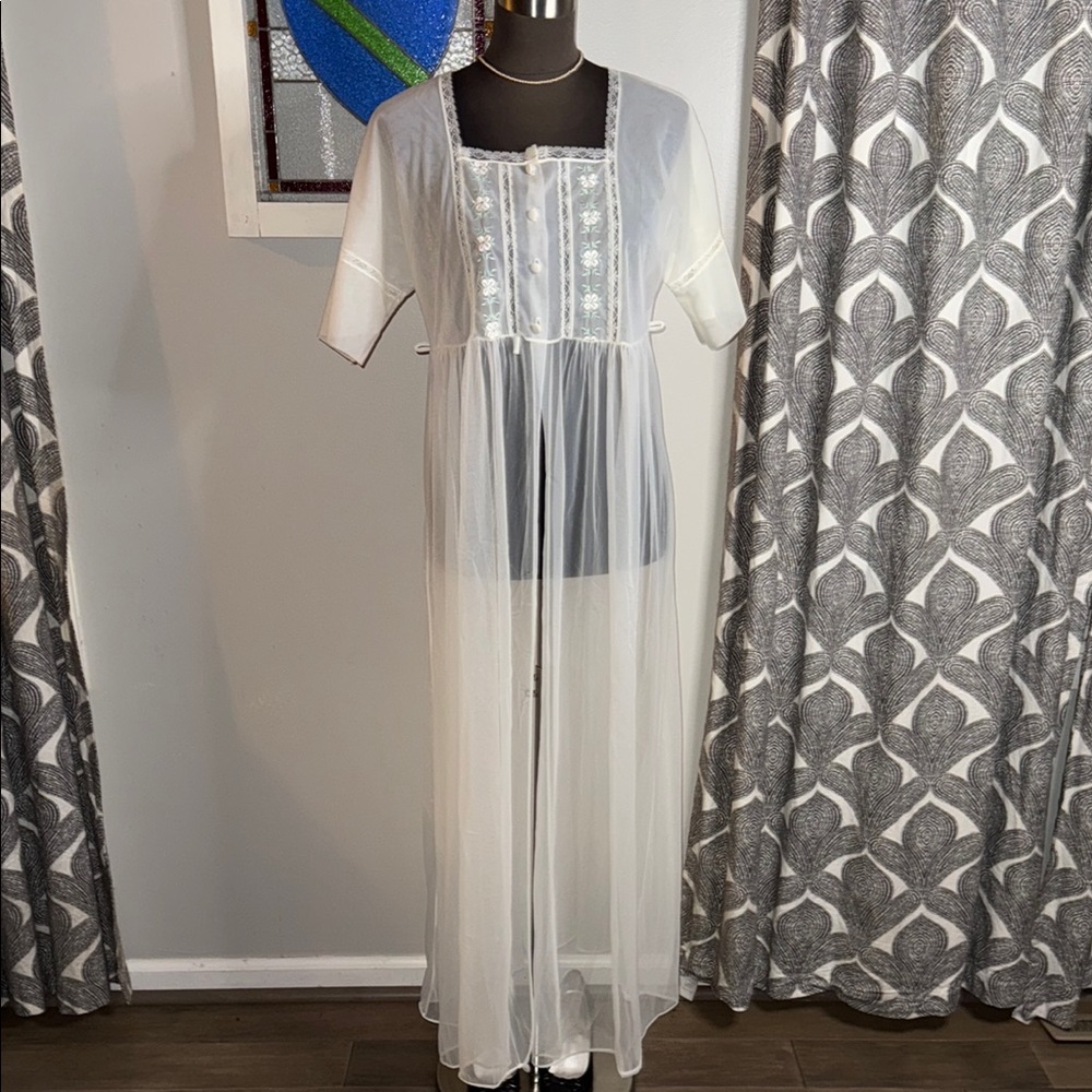 Vintage Sheer Embroidered & Lace Trimmed Dressing Gown